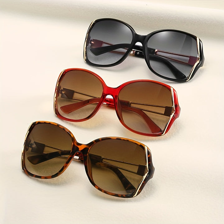 Hollow Hinge Frame Fashion Glasses For Women Men.