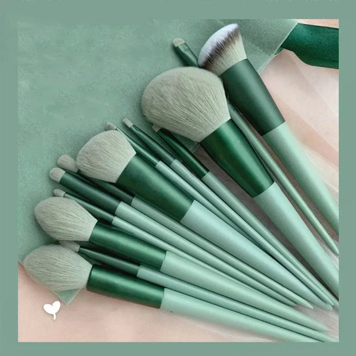 13Pcs Soft Fluffy Makeup Brushes Set for cosmetics Foundation Blush.